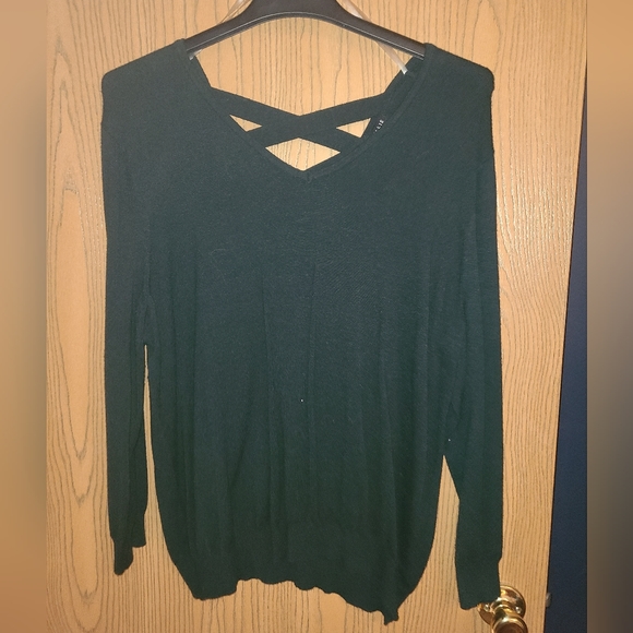Hunter Green criss cross back sweater - Picture 1 of 1